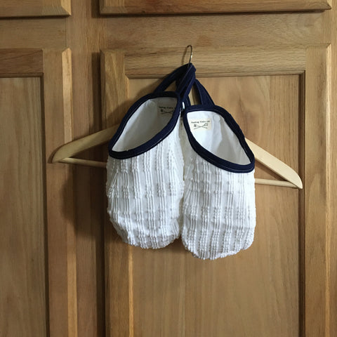 Medium Vintage White with Navy Blue Binding